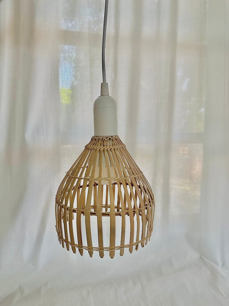catchsomerays | bamboo lampshade - โคมไฟ - ไม้ไผ่ สีกากี