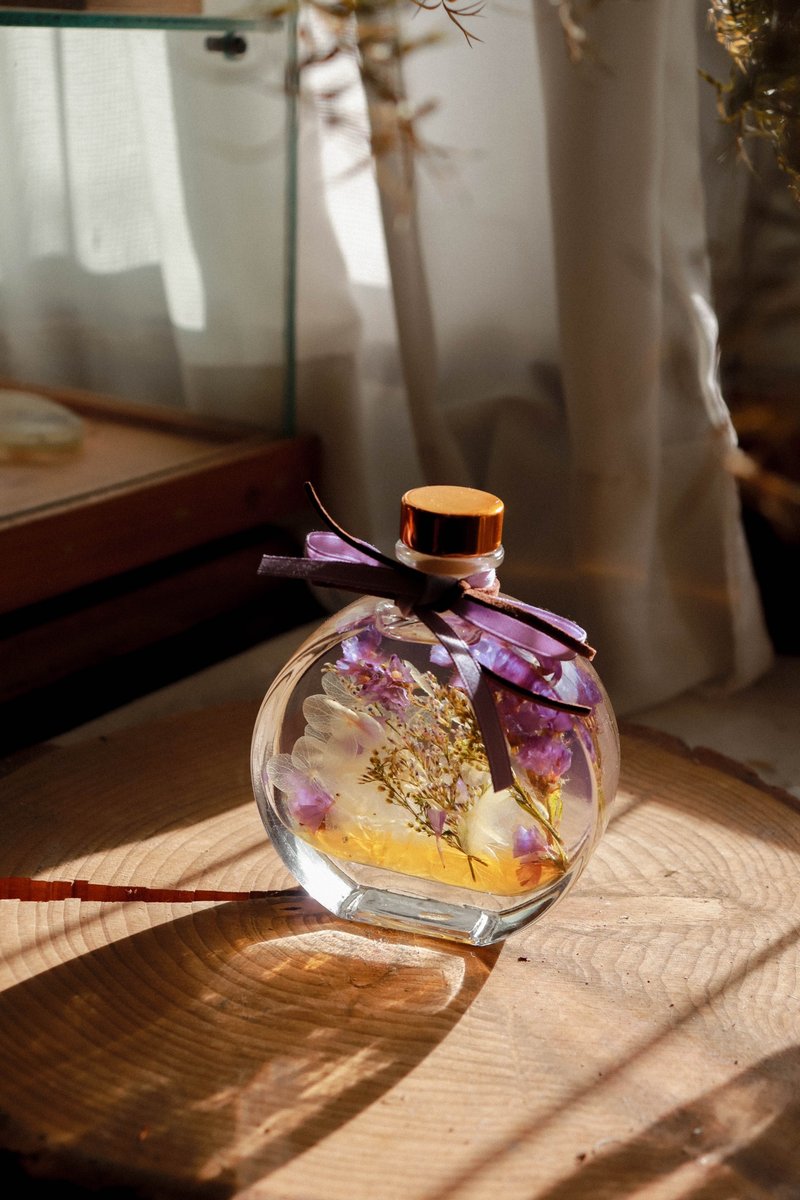 | Customized Gifts | - Jingjing Diffuser - Floating Night Light Diffuser Fragrance Valentine's Day Gift - Dried Flowers & Bouquets - Plants & Flowers Multicolor