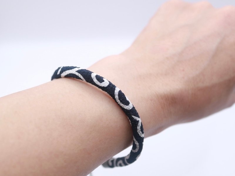 【唐草圖樣手鍊】和風縮緬布手作護身飾品 可調整扣 - 手鍊/手環 - 棉．麻 多色