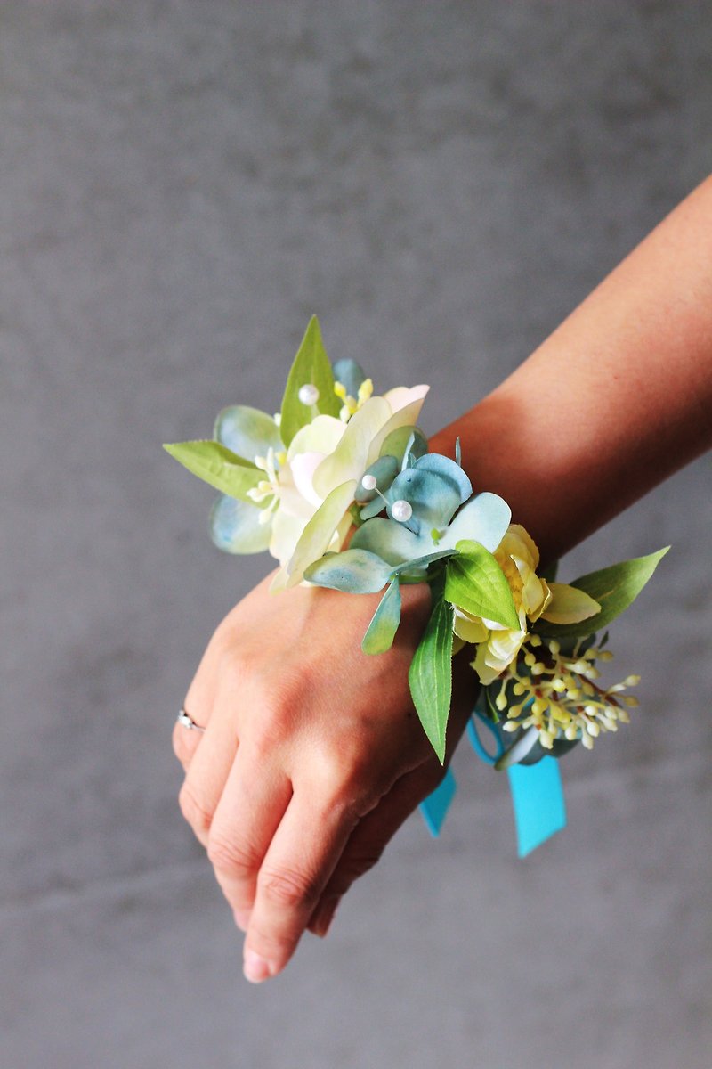 Wrist Flower [Simulation Flower Series] Hydrangea and Butterfly - Bracelets - Other Materials Green