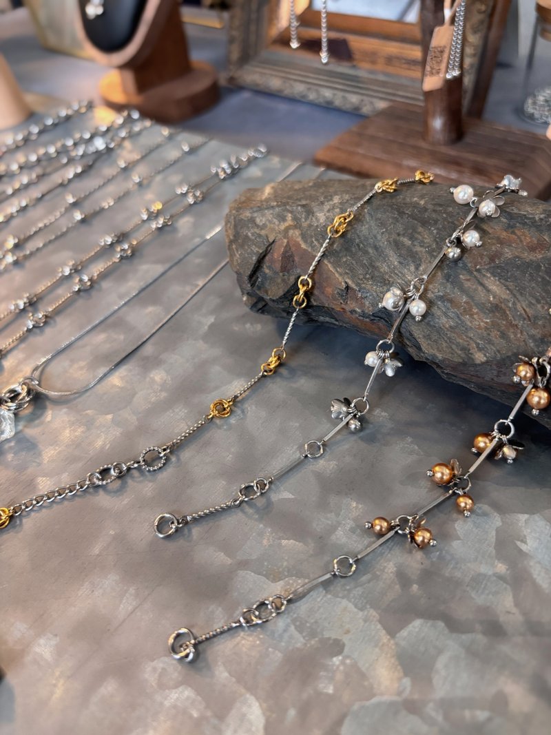 珍珠小花園手鍊(黃金珍珠)  不鏽鋼手鍊 細鍊 - 項鍊 - 不鏽鋼 白色