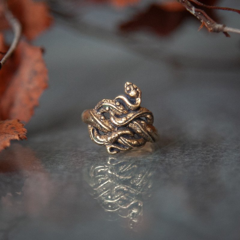 Snake ring. Handmade jewelry. Pagan art. Adjustable ring. Animal jewelry - แหวนทั่วไป - โลหะ สีส้ม