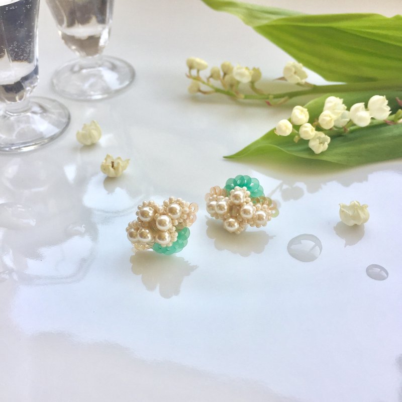Pearl flower earrings mint - ต่างหู - วัสดุอื่นๆ สีเขียว