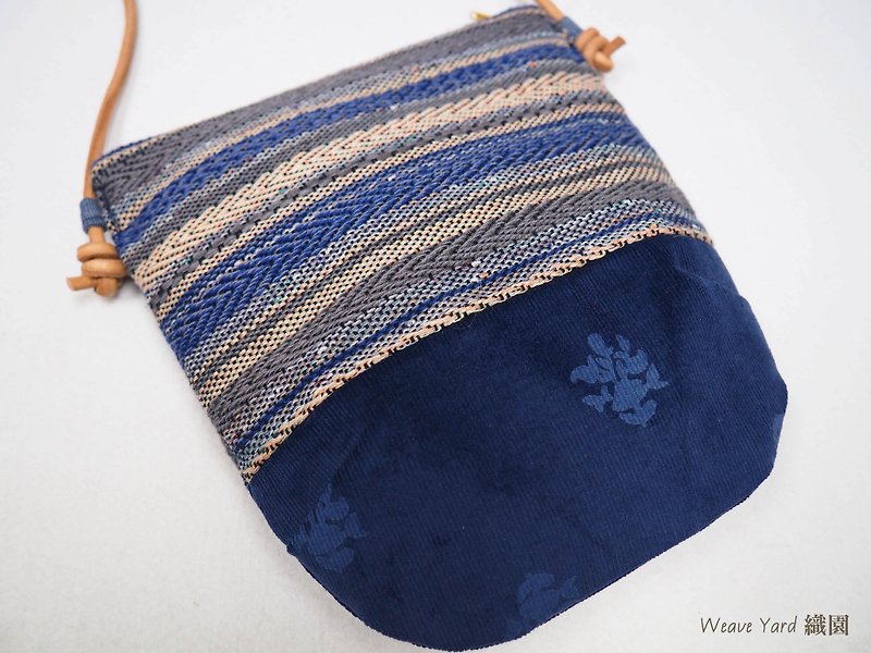 Handwoven Day Bag in Blue - กระเป๋าแมสเซนเจอร์ - ผ้าฝ้าย/ผ้าลินิน สีน้ำเงิน