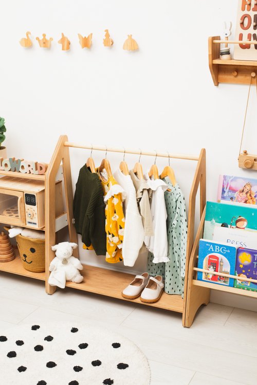 ✿ Wooden Children's Clothing Rack ✿ ChildUniverse