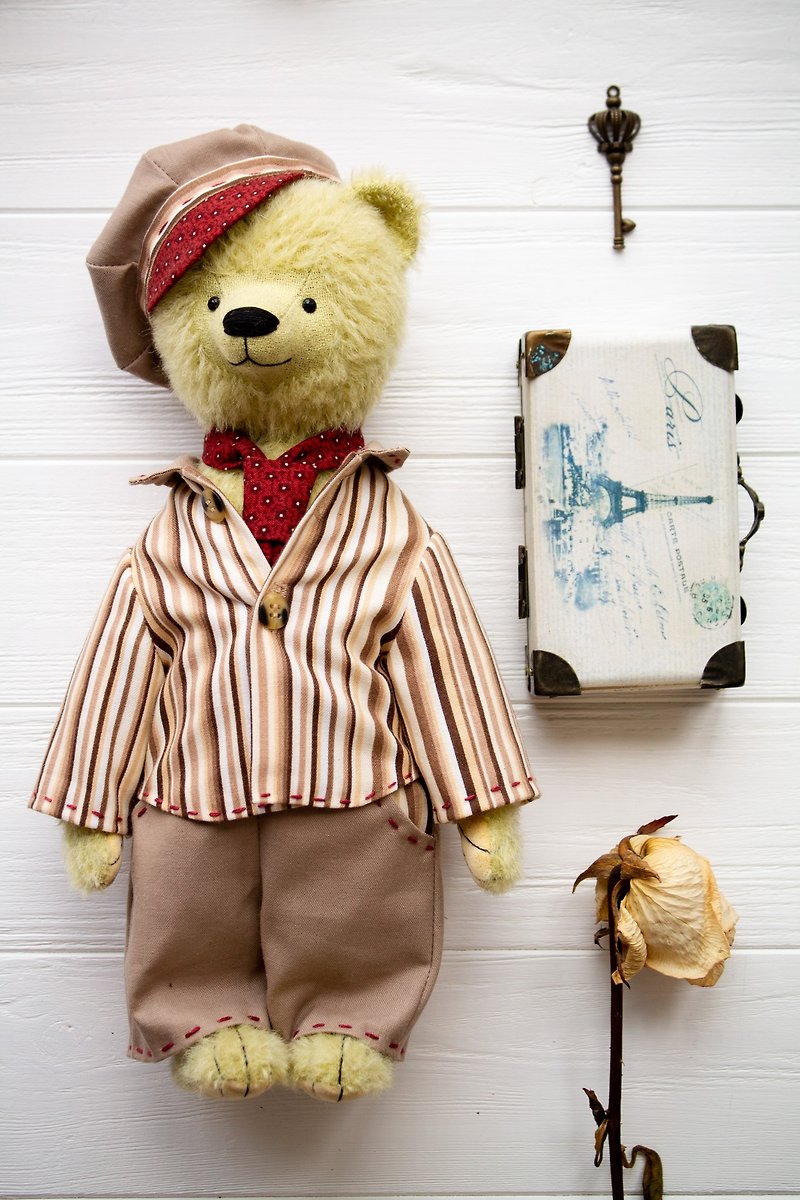 Artist green teddy bear 29 cm in vintage french style, with clothes and bag - ตุ๊กตา - วัสดุอื่นๆ สีเขียว