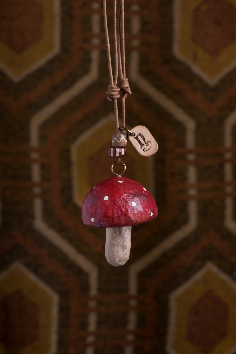 mushroom paper mache necklace - สร้อยติดคอ - กระดาษ สีแดง