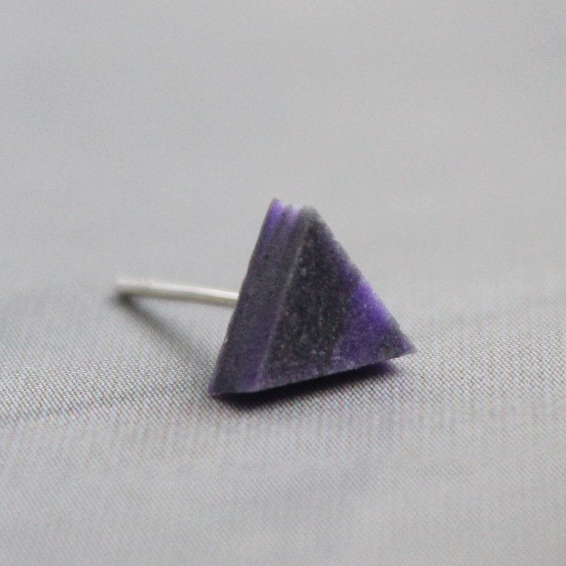 Triangle Earrings ▽ 713 / Drunk and with Dreams ▽ Single Stud - Earrings & Clip-ons - Clay Purple