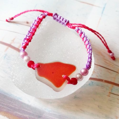 海玻璃給你 Red Sea glass bracelet.Surf bracelet hippie jewelry 女朋友禮物手作Birthday present 幸運手環
