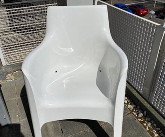 Italian famous furniture brand Driade / Kiss me goodbey single