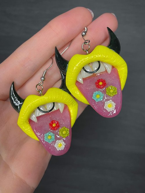 Polymer Diary Earrings. Yellow lips with flowers.