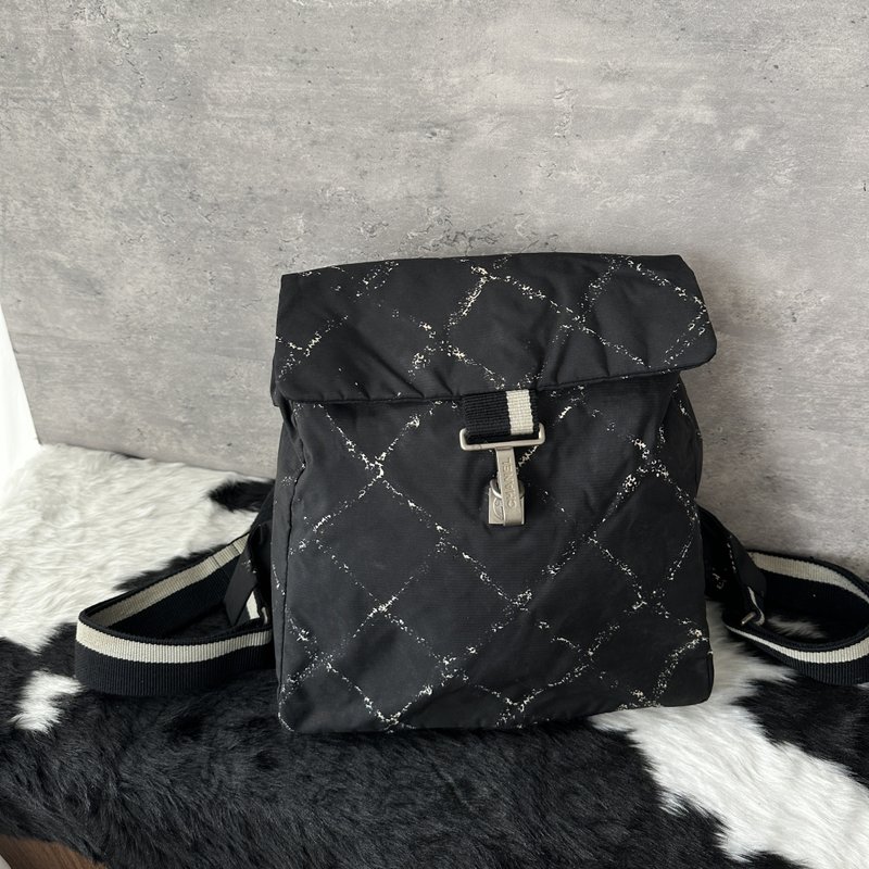 Chanel 香奈兒 菱格後背包 - 後背包/背包/書包 - 尼龍 黑色