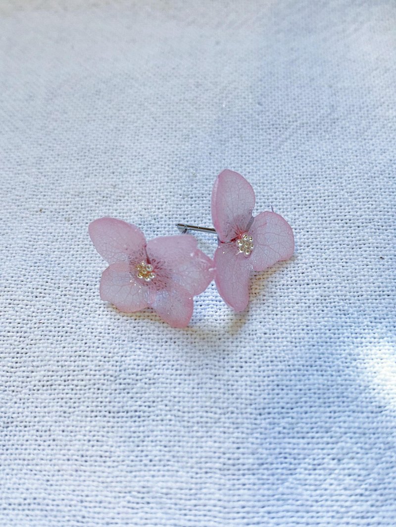 真花耳環-Love Earrings- Iight pink - 耳環/耳夾/耳骨夾 - 植物．花 綠色