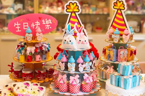 幸福朵朵 婚禮小物 花束禮物 現貨可超取 生日塔 男孩條紋藍 微笑兔-生日帽款 CAKE-002