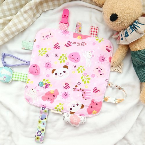 QQ rabbit 手工嬰幼兒精品 彌月禮盒 免費繡名字。粉紅動物園-2款可選。響紙安撫巾