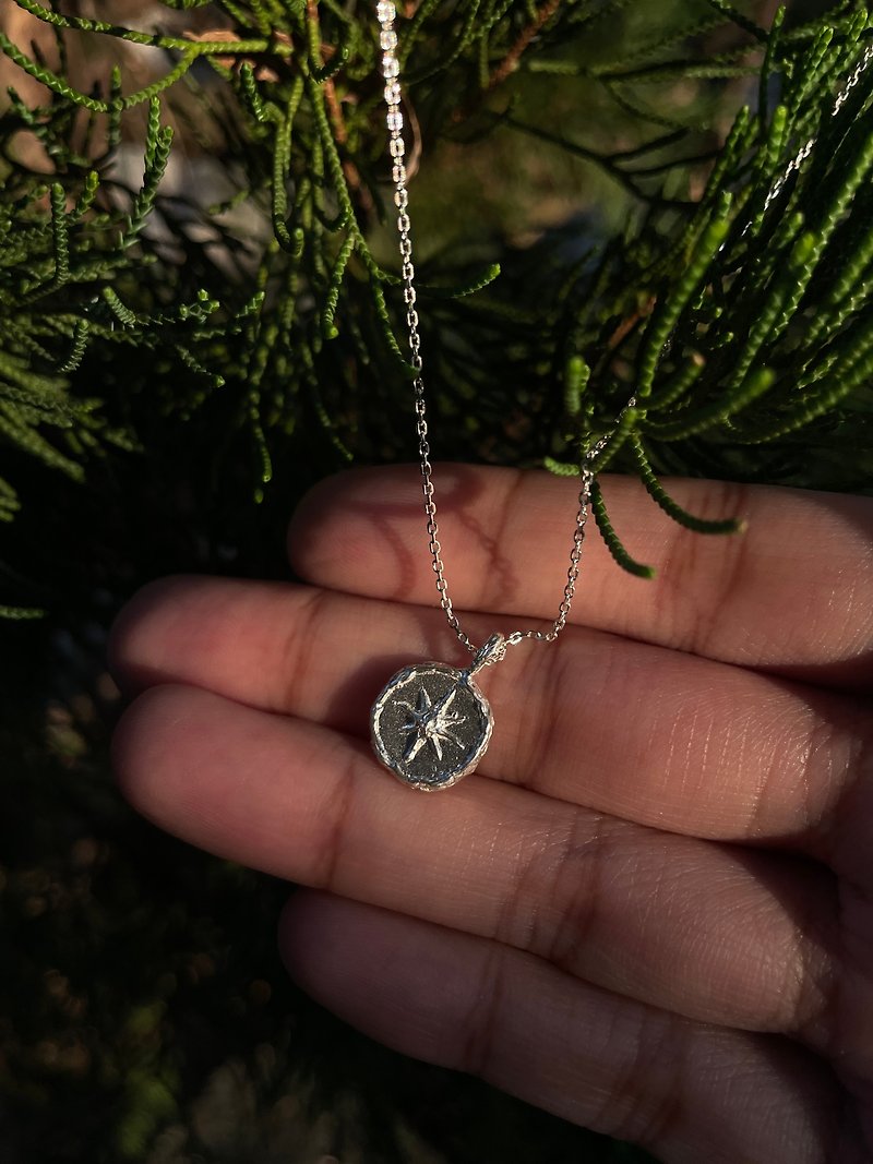 Starburst Coin-Silver Original Metalworking Necklace 925 Sterling Silver - สร้อยคอ - เงินแท้ สีเงิน