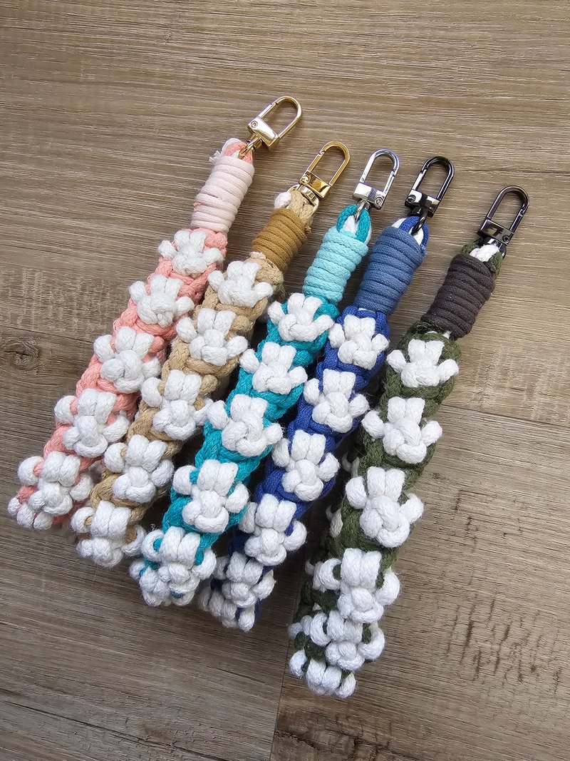 Faith Handmade | 毛孩印記編繩吊飾 貓掌 狗掌 手機腕帶 禮物 - 手機掛繩/背帶 - 棉．麻 