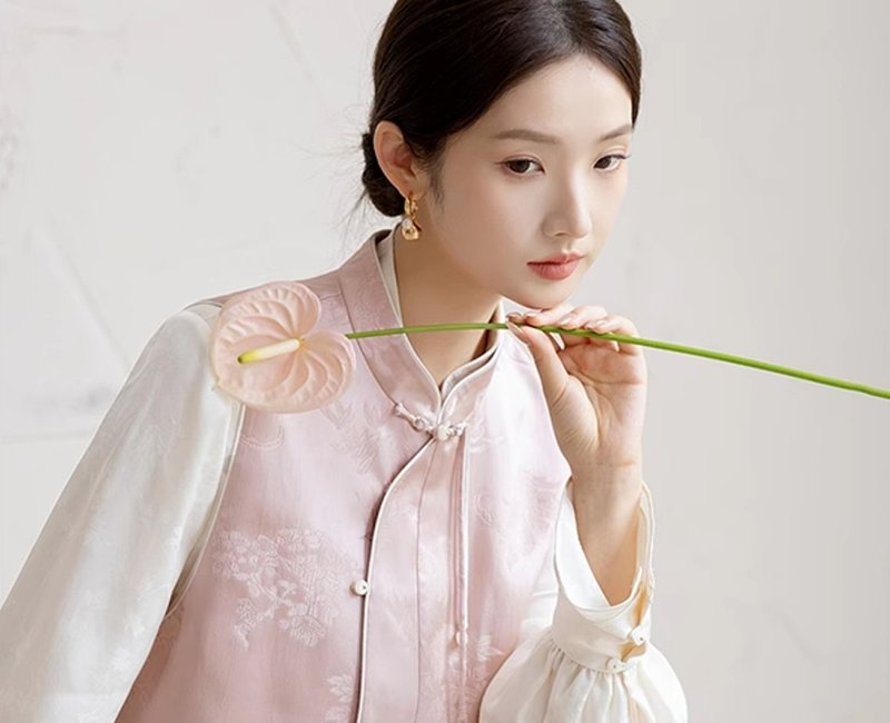 粉妝記 新中式中國風 粉色斜襟盤扣 背心/上衣/半裙 - 女上衣/長袖上衣 - 其他材質 白色