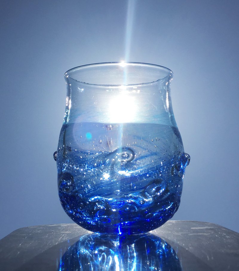 Ripples rock glass between the sea and the sky hemp charcoal glass - Cups - Glass Blue