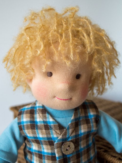 ウォルドルフ人形の男の子 12 インチ (30cm) - 発送準備完了