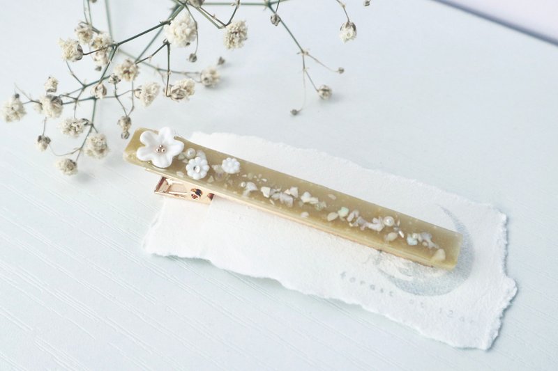 午夜的森林。白花珍珠貝殼粼光髮夾。枯葉黃 - 髮夾/髮圈 - 樹脂 卡其色