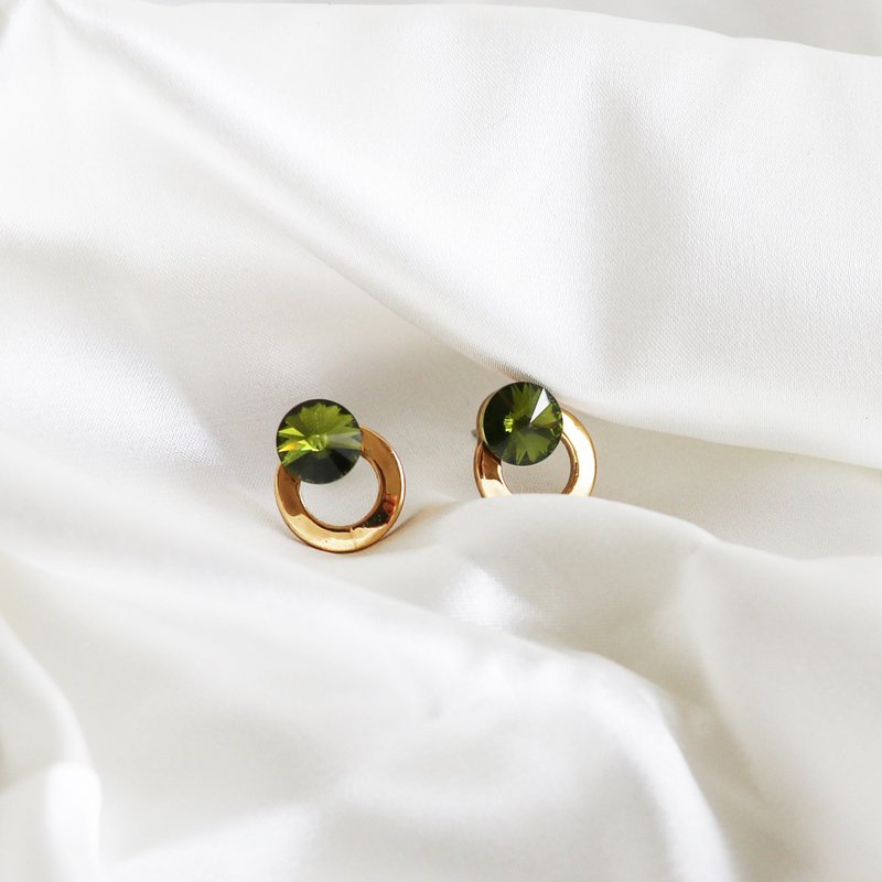 Olive green hoop earrings - ต่างหู - โลหะ สีเขียว