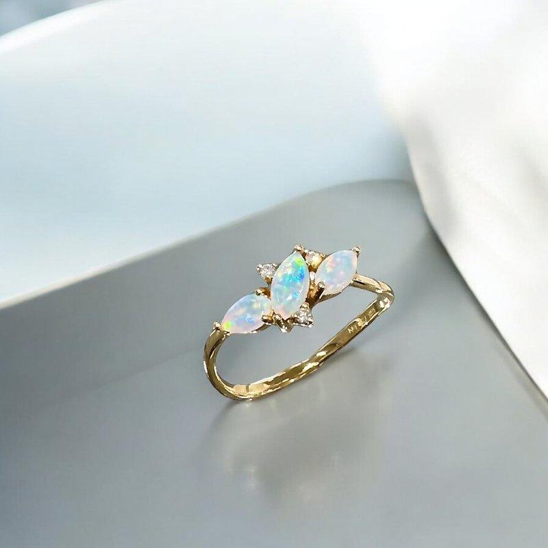 18K Australian Opal Diamond Ring18K Australian Opal Diamond Ring - แหวนทั่วไป - เครื่องประดับ 