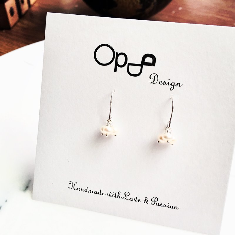 Ops Pearl Simple Elegant Silver earrings - ต่างหู - เครื่องเพชรพลอย ขาว