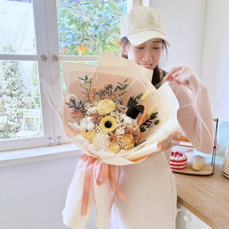 經典向日葵畢業花束 畢業花束 太陽花 滿天星 乾燥花 交換禮物 - 乾燥花/永生花 - 植物．花 黃色