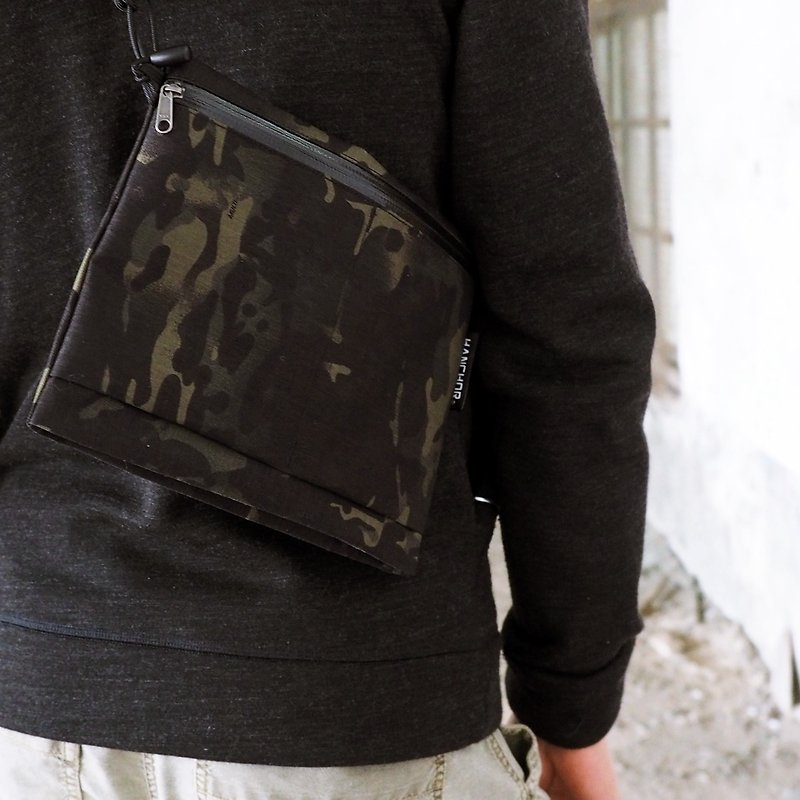 SURFACE lightweight chest / cross-body bag - X50 black camouflage special - กระเป๋าแมสเซนเจอร์ - วัสดุกันนำ้ 