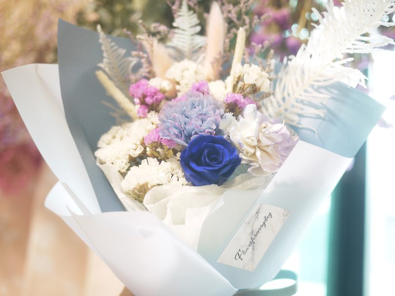 フラワーデイリーエレガントブルーパープル母の日花束/永遠の花/カーネーション - 置物 - 寄せ植え・花 ブルー
