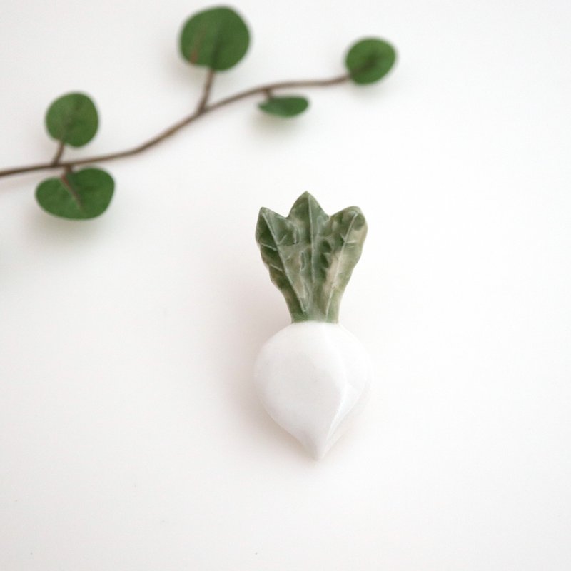 Turnip pin brooch - 胸針 - 瓷 綠色