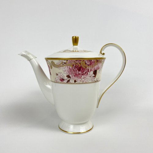 花器☆NARUMI BORN CHINA Narumi Bone China Tissue Holder Price: P550 Code: BW