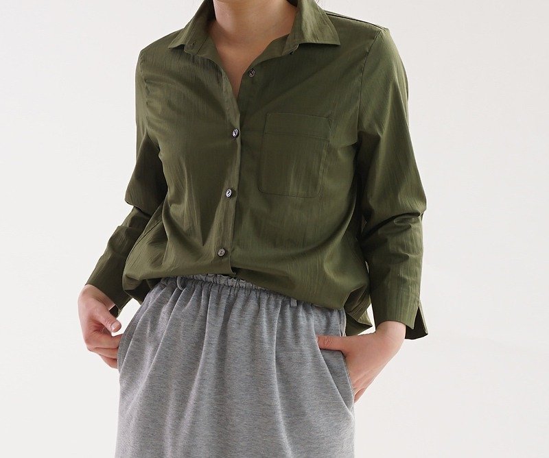 皺cotton カッタウェイ シャツ/オリーブ b26-3 - 女襯衫 - 棉．麻 綠色