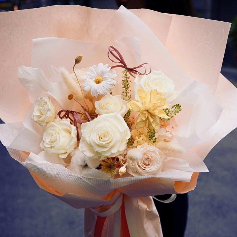 永生花索拉花花束  生日 l 週年 l 情人節 l 慶祝 l 淡黃色系 - 乾燥花/永生花 - 其他材質 