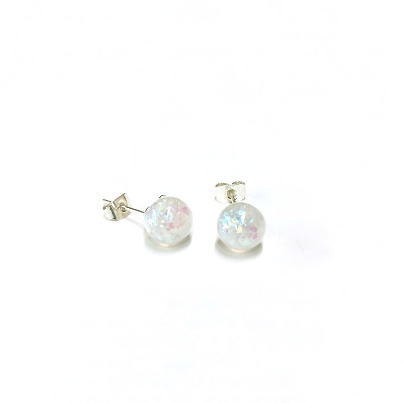 【Rousse】 【Twilight】 dawn III. Japanese resin gem. 925 silver stud earrings. Simple style. Earring / earring - Earrings & Clip-ons - Other Materials White