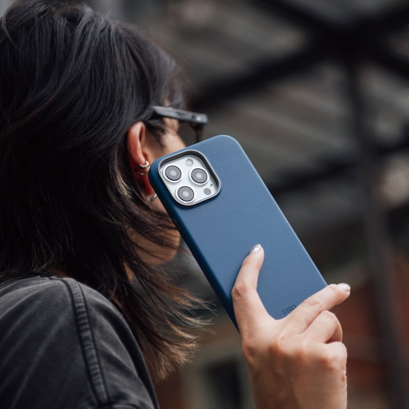 iPhone 15系列 Lyden 耐刮皮革磁吸手機殼-藍 - 手機殼/手機套 - 其他材質 藍色