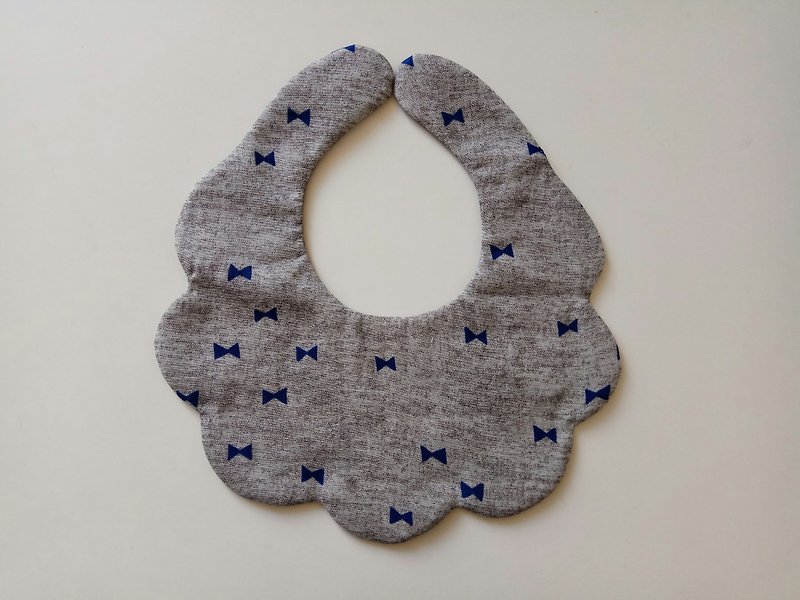 Japanese cotton gauze gray bottom small bow cotton yarn cloud bib baby bib saliva towel - Baby Gift Sets - Cotton & Hemp Multicolor