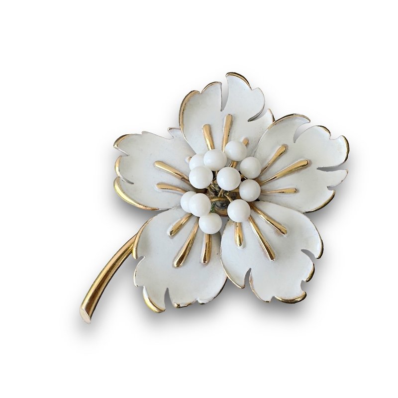 Kramer Vintage Brooch Flower White Enamel Floral Pin signed 1960s Kramer of NY - 胸針/心口針 - 其他材質 白色