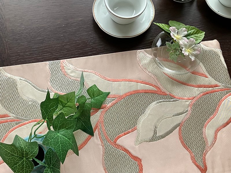 Gorgeous kimono obi doily vase mat - ผ้ารองโต๊ะ/ของตกแต่ง - ผ้าไหม สึชมพู