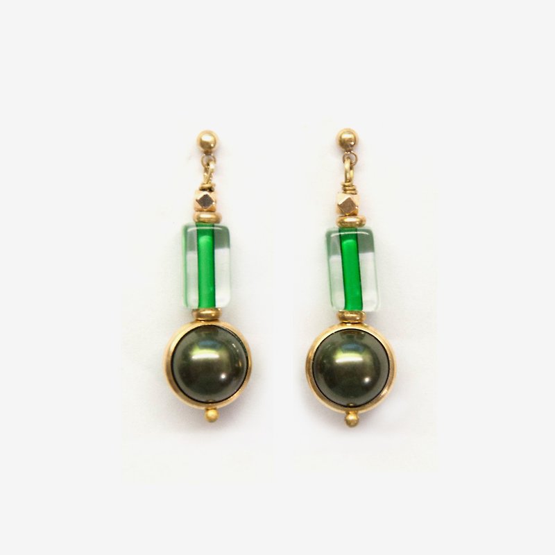 Swarovski Dark Green Pearl and Handmade Furnace Glass Earrings, Post Earrings, Clip On Earrings - ต่างหู - กระดาษ สีเขียว