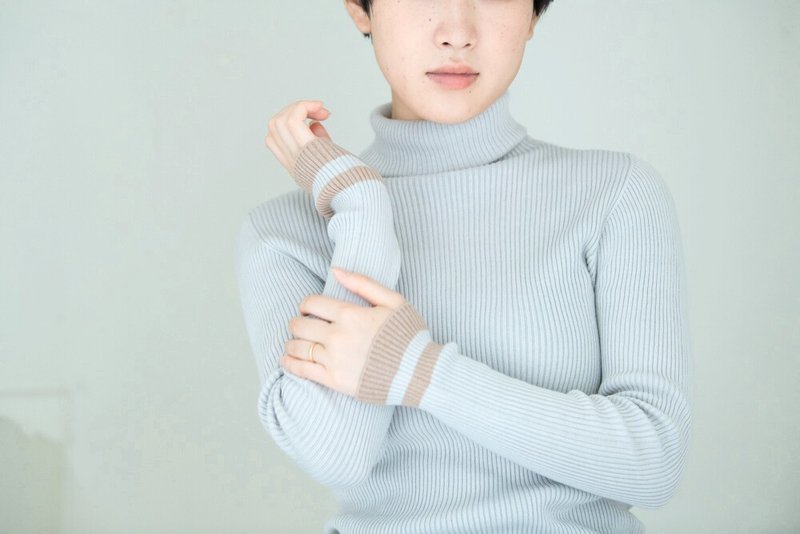 【ジュニパーベリー染め】Organic Cotton無縫製　Cuff borderリブタートルセーター - 女上衣/長袖上衣 - 棉．麻 藍色