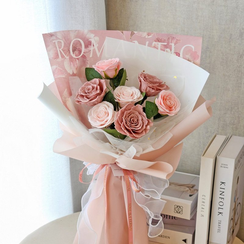 アロマ香るプリザーブドローズブーケ / バレンタインデー、告白、母の日、誕生日の花束 - ドライフラワー・ブーケ - 寄せ植え・花 ピンク