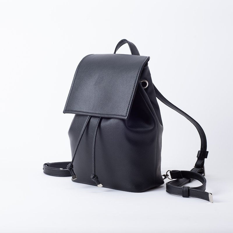 Minimalist Style Two-Purpose Backpack/Bucket Bag-Versatile Black - กระเป๋าเป้สะพายหลัง - หนังเทียม สีดำ