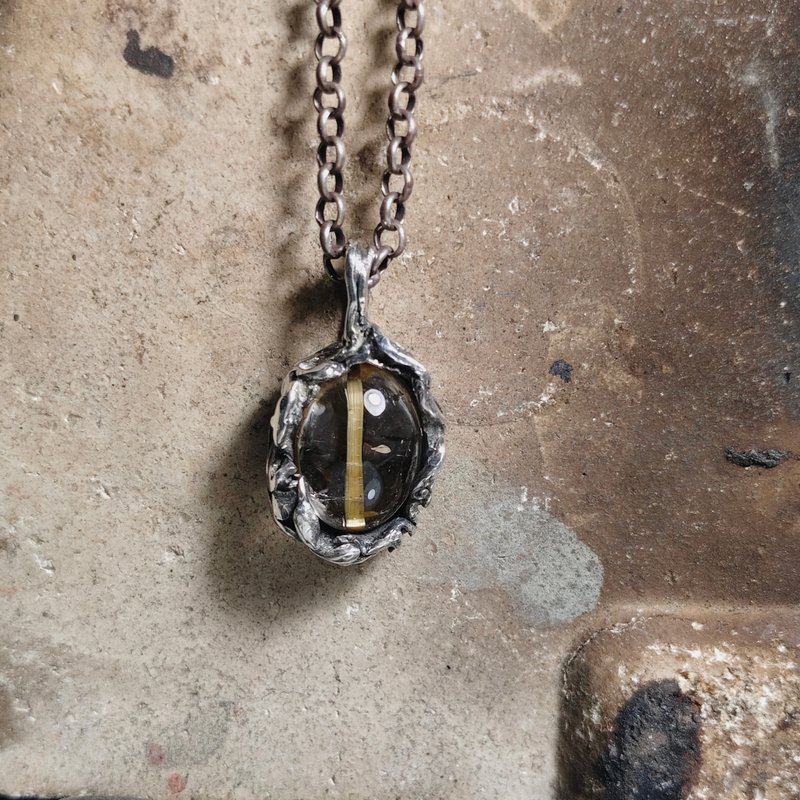 一線天タイチンルチルクォーツシルバーペンダント - ネックレス - 宝石 ゴールド