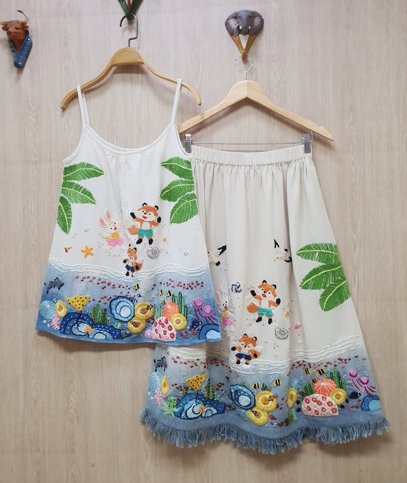 Hand Embroidery Set, Blouse, Skirt, Cotton, Fox, Beach, Sea, Ocean, Coral - Skirts - Thread White