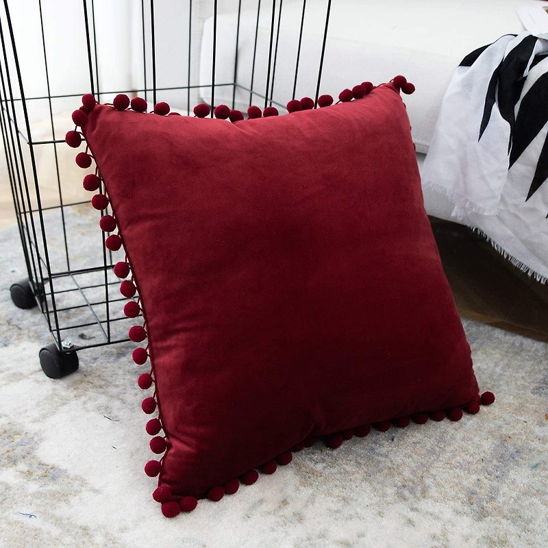 Niqqi 杜麗樂系列 紅色抱枕套45*45 - 枕頭/抱枕 - 其他人造纖維 