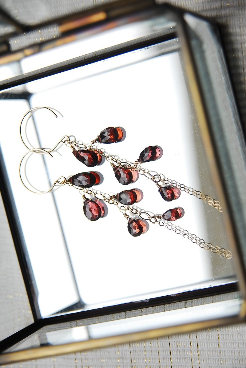 Garnet drop-cut bell-shaped earrings 14kgf - ต่างหู - เครื่องประดับพลอย สีแดง