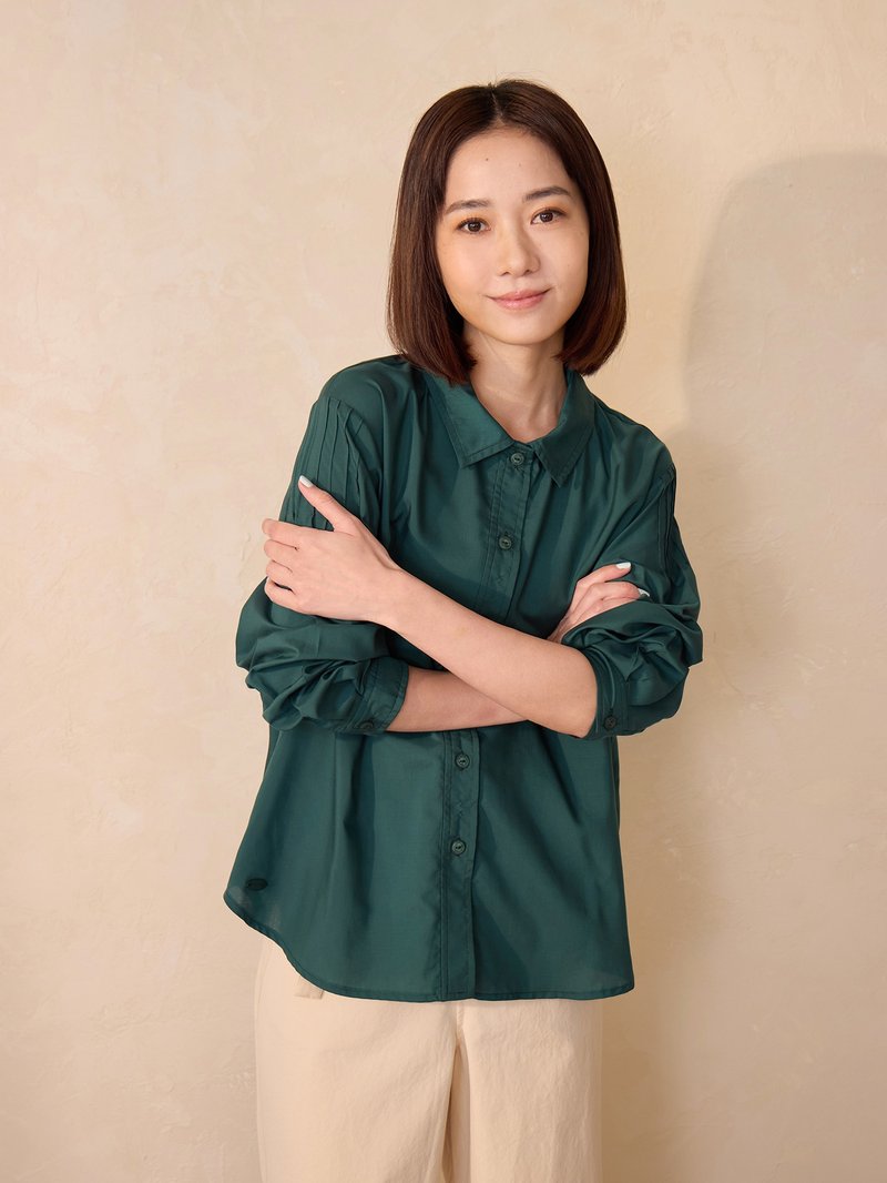 Scattered long-sleeved shirt in the forest-green - Women's Shirts - Other Man-Made Fibers Green