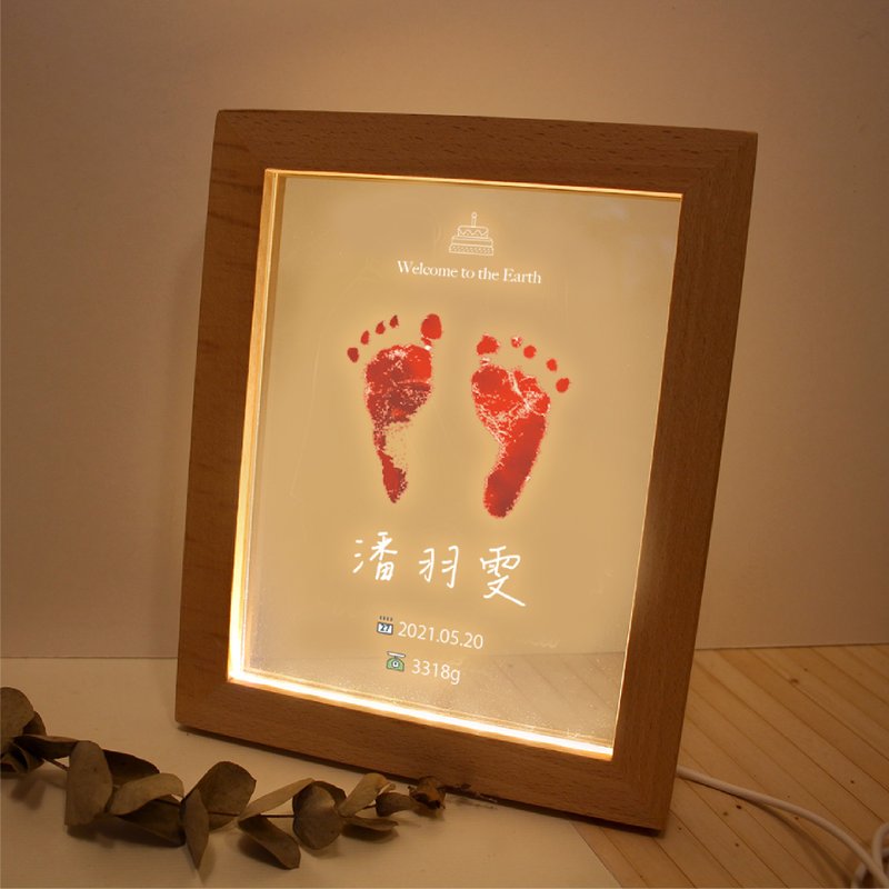 [Customized by Amy Weier] Baby's hand and footprints Nordic texture photo frame night light newborn commemoration - โคมไฟ - ไม้ 